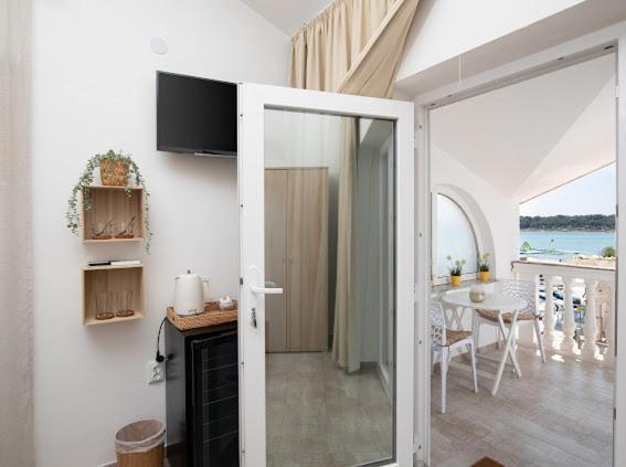 Apartments And Rooms Jakic Medulin Exterior foto