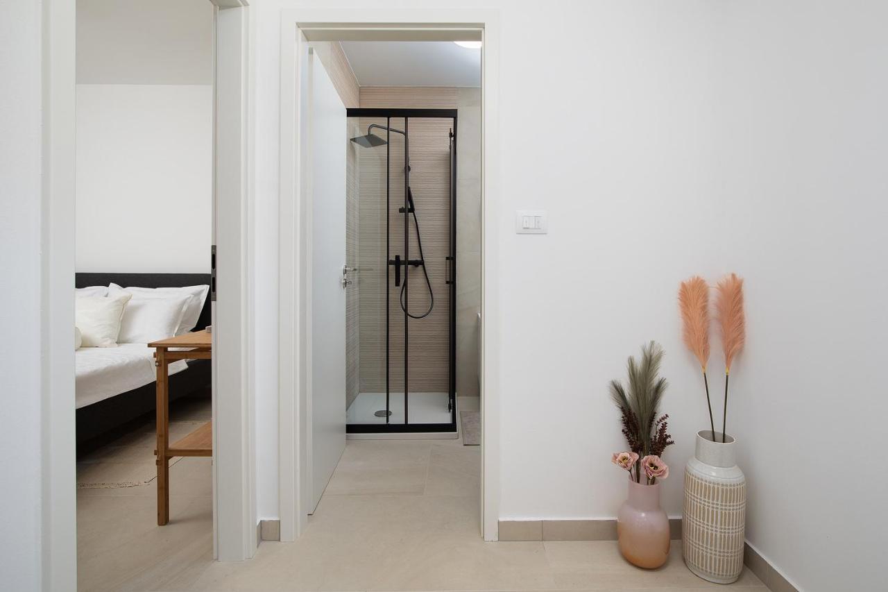 Apartments And Rooms Jakic Medulin Exterior foto