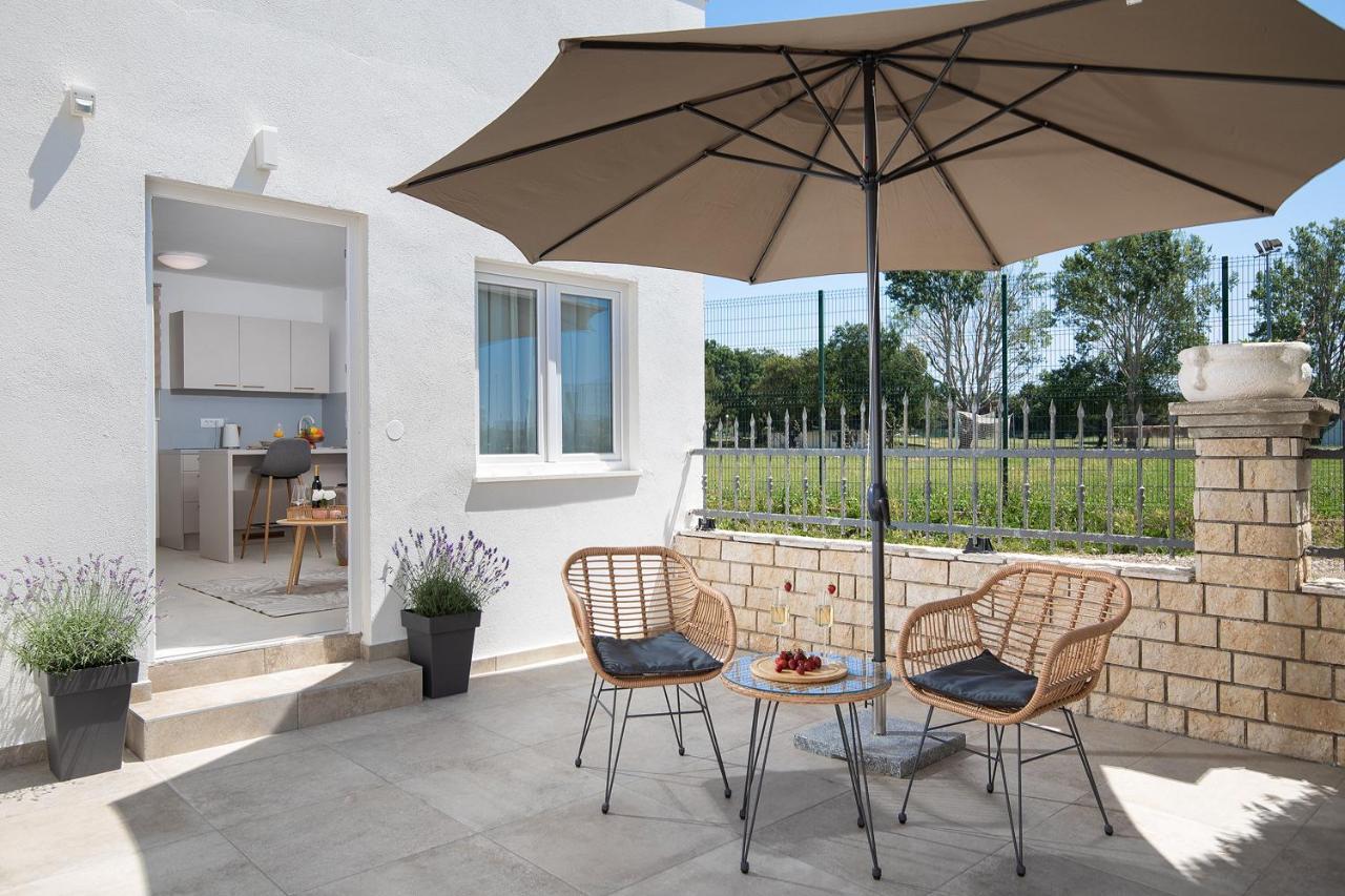 Apartments And Rooms Jakic Medulin Exterior foto