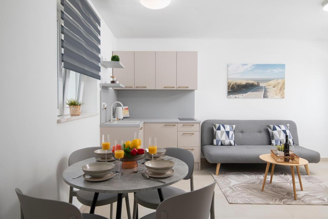 Apartments And Rooms Jakic Medulin Exterior foto
