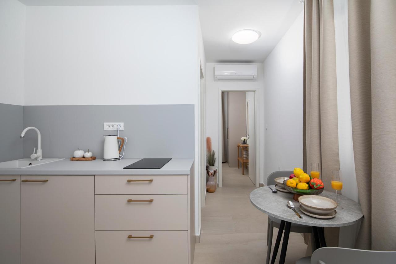 Apartments And Rooms Jakic Medulin Exterior foto