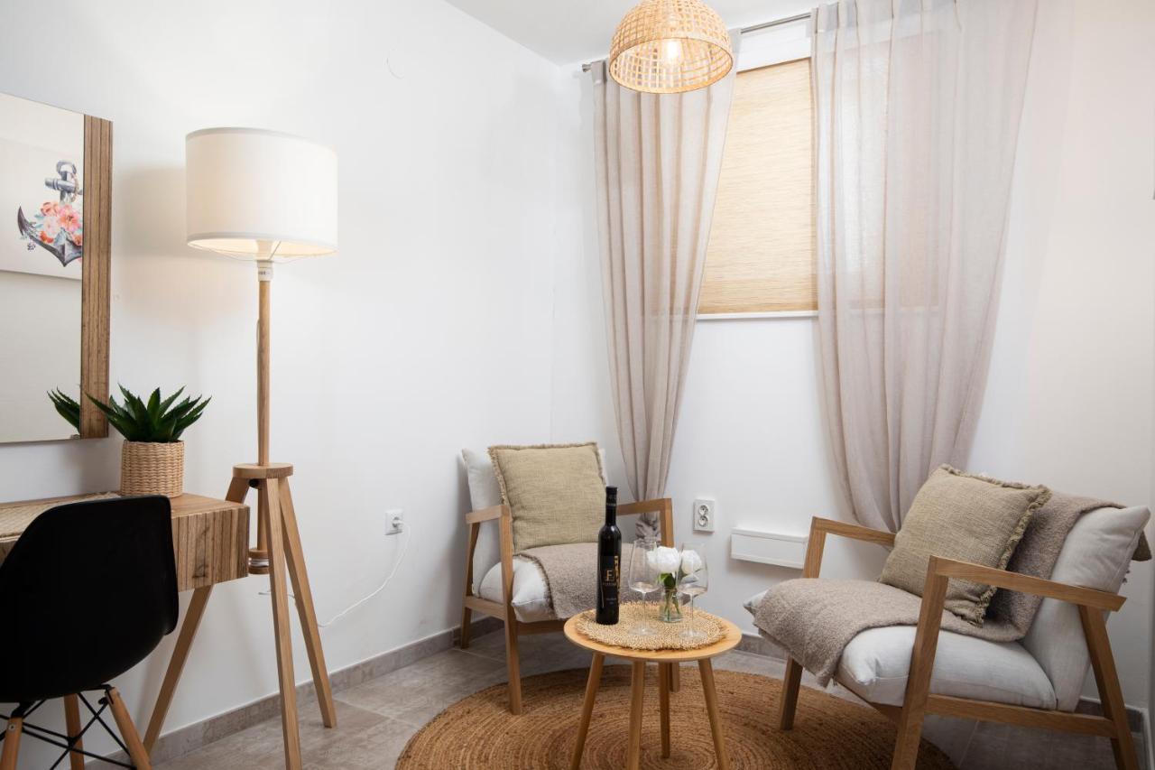 Apartments And Rooms Jakic Medulin Exterior foto